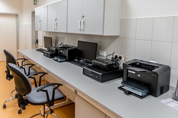 Entreprise : imprimante laser ou imprimante à jet d'encre, laquelle utiliser ?