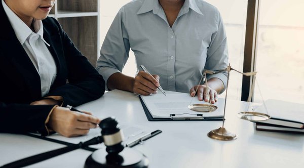 Commissaire de justice : Zoom sur ce métier et ses missions
