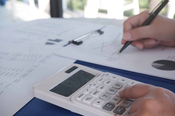 Réussir sa micro-entreprise en tant que freelance en 2024 : conseils et astuces